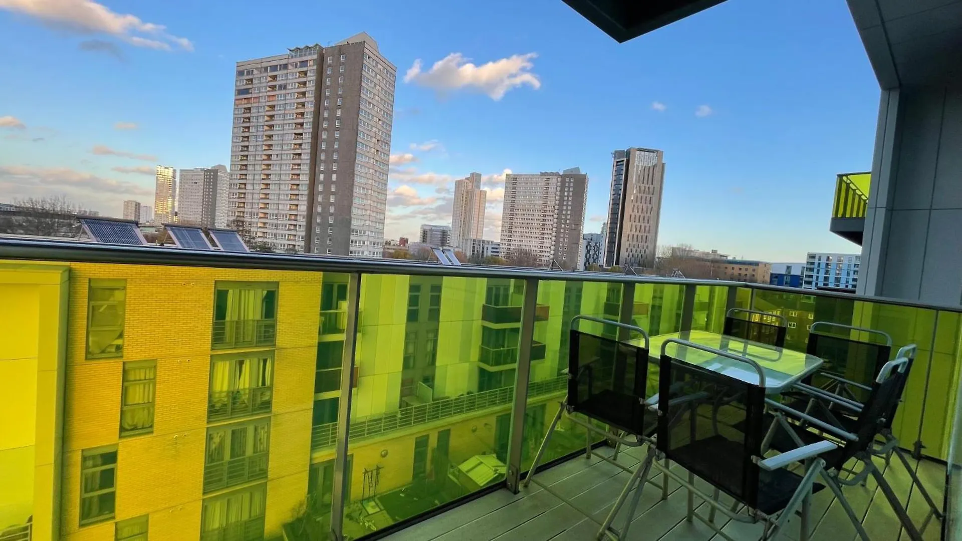 Stratford 2 Bedroom Apartment With 2 Bathrooms & Great Links Londyn