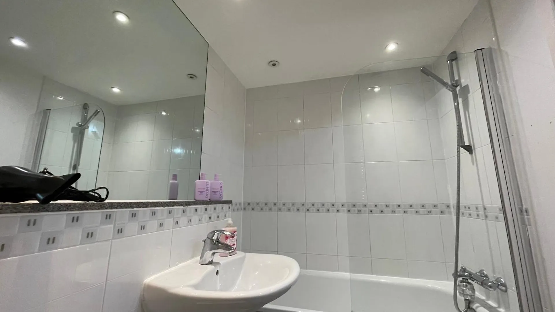 Stratford 2 Bedroom Apartment With 2 Bathrooms & Great Links London United Kingdom
